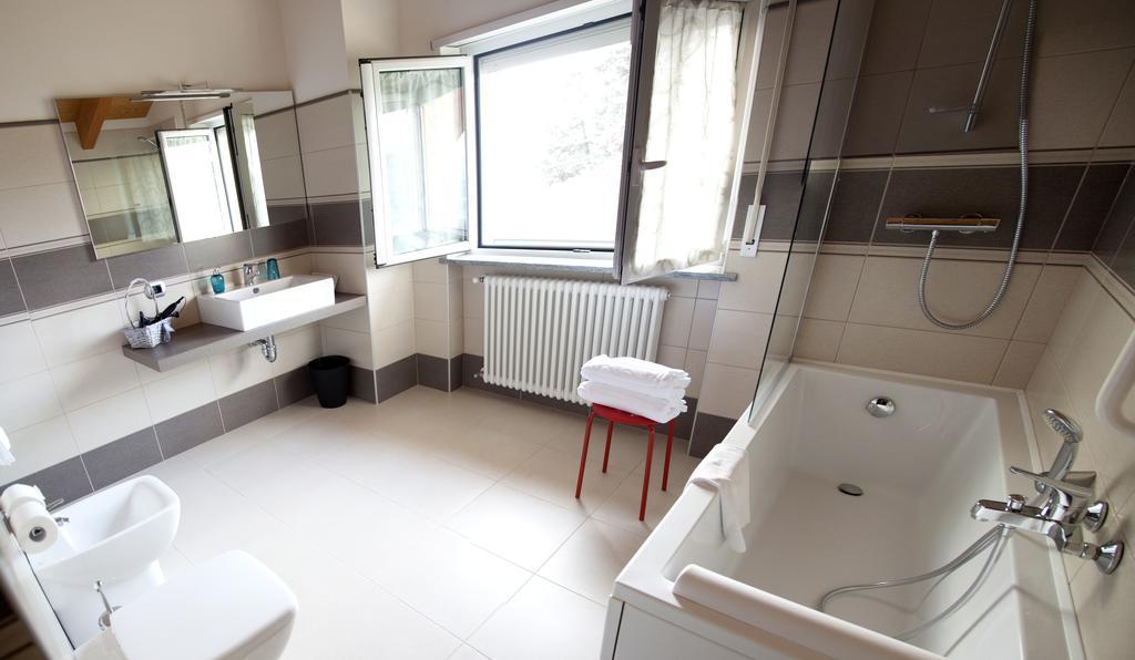B&B Alba In Langhe Verduno Værelse billede