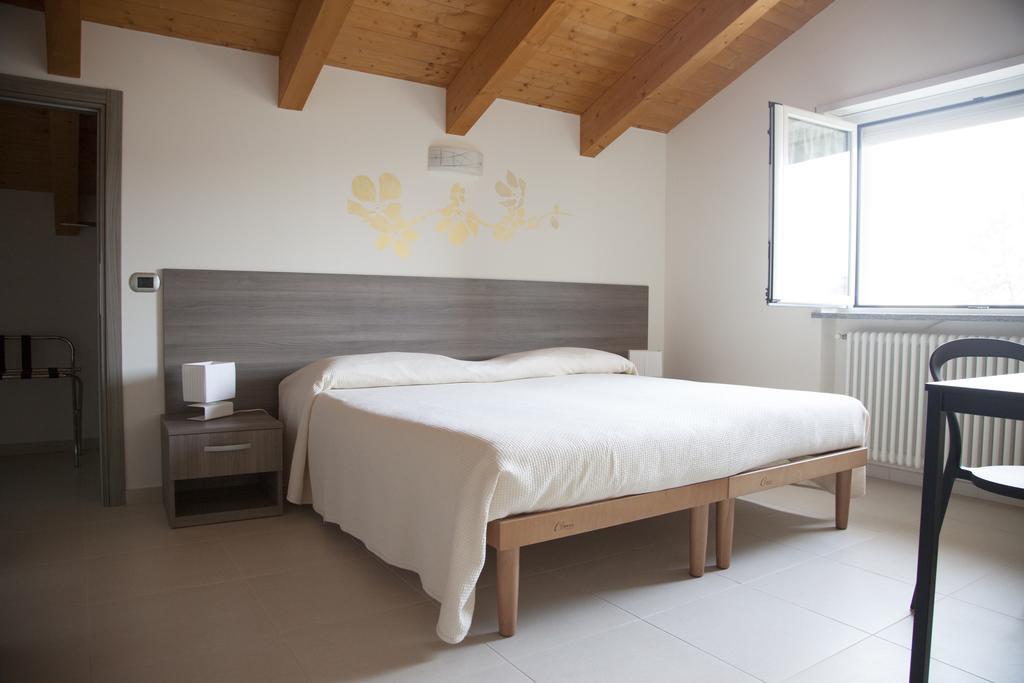B&B Alba In Langhe Verduno Værelse billede