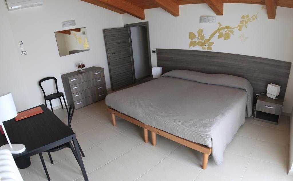 B&B Alba In Langhe Verduno Værelse billede
